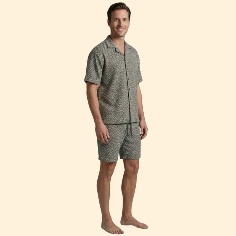 Men’s Patterned Button-Up Shirt and Relaxed Fit Shorts