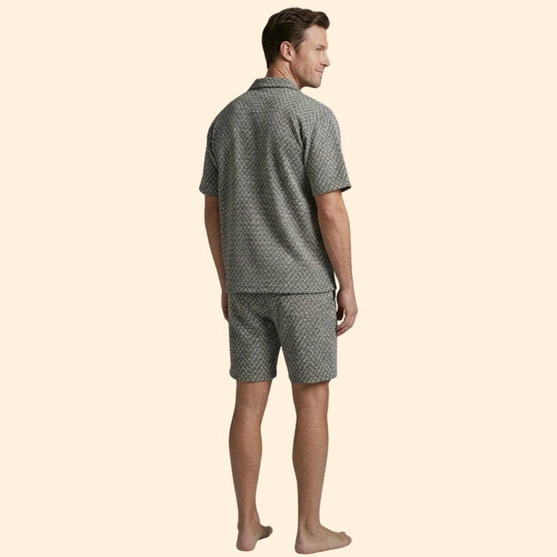 Men’s Patterned Button-Up Shirt and Relaxed Fit Shorts