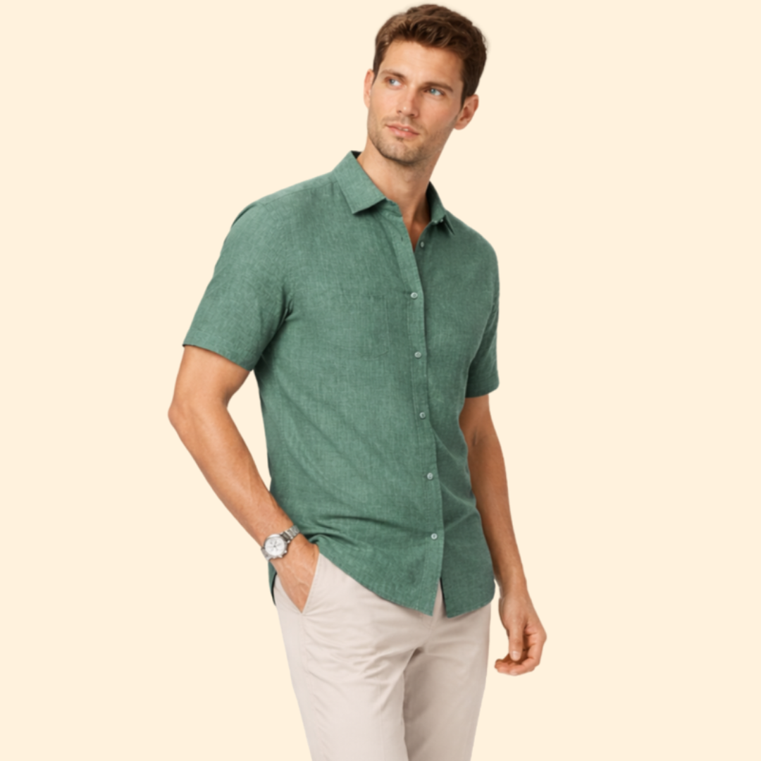 Men’s Short-Sleeve Shirt with Classic Collar